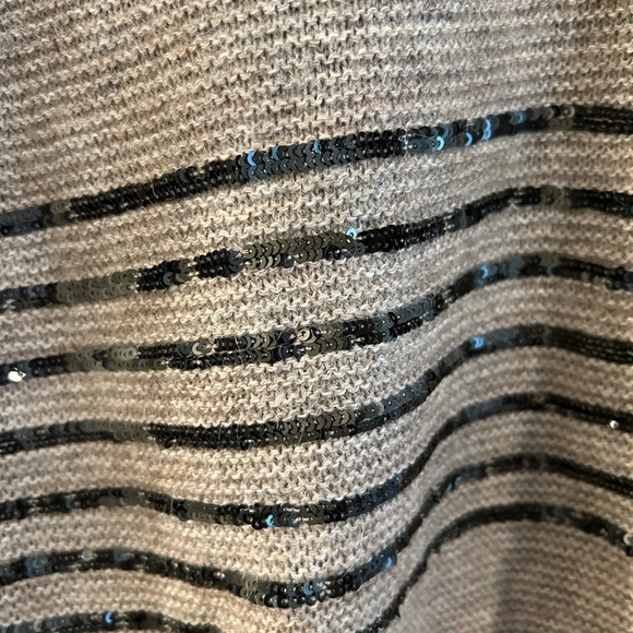 J Crew Alpaca Sequin V Neck Sweater Tan Black Size XL - Picture 4 of 10